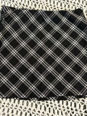 Girls Old Navy Black Plaid Skirt Size Large